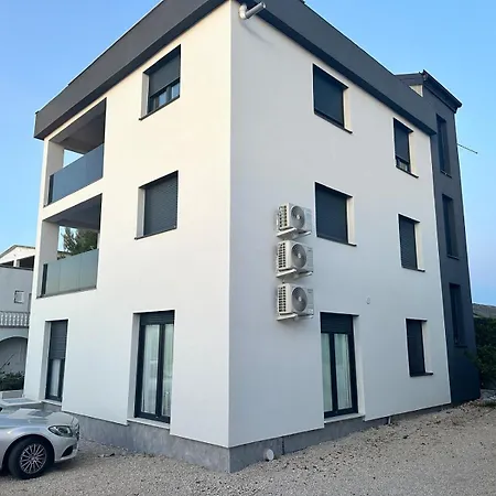 Apartmani Vir 公寓 *