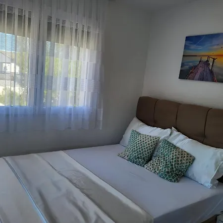 Apartmani Vir *